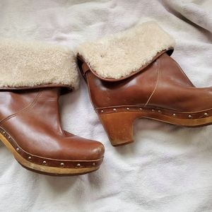 UGG Lynae boots size 8